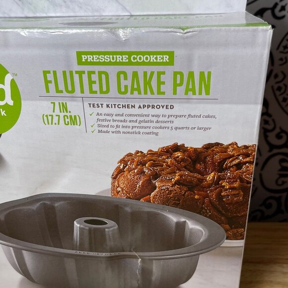 Food Network Fluted Cake Pan NEW! - Picture 2 of 5